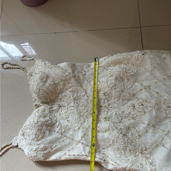 Signature by Justin Alexander White Lace Dress - Picture 7 of 14